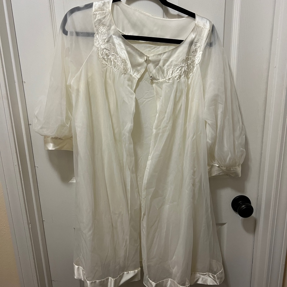 Vintage Gossard Artemis White Lace Embellished Robe
